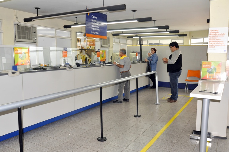 Pessoas com baixa mobilidade podem ser atendidas no térreo dos bancos 