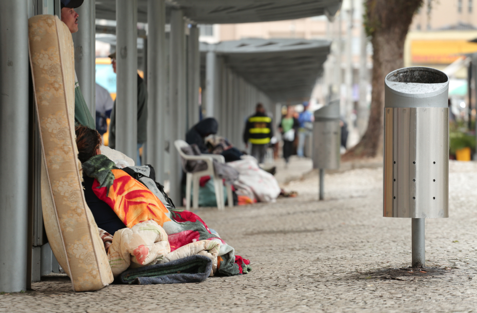 Pessoas em situação de rua: Curitiba poderá proibir abrigos em locais públicos 