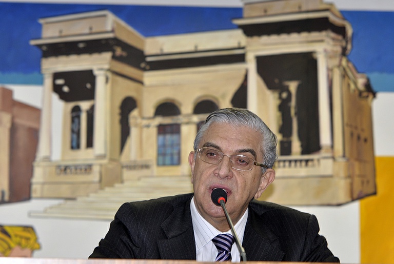 Petraglia apresenta projeto da Arena Fifa aos vereadores 