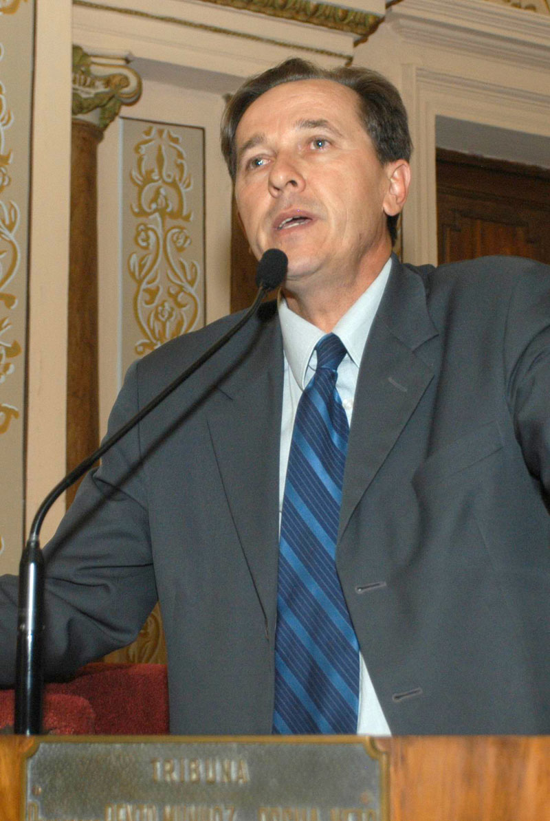 Pirkiel aborda crise política e faz críticas 