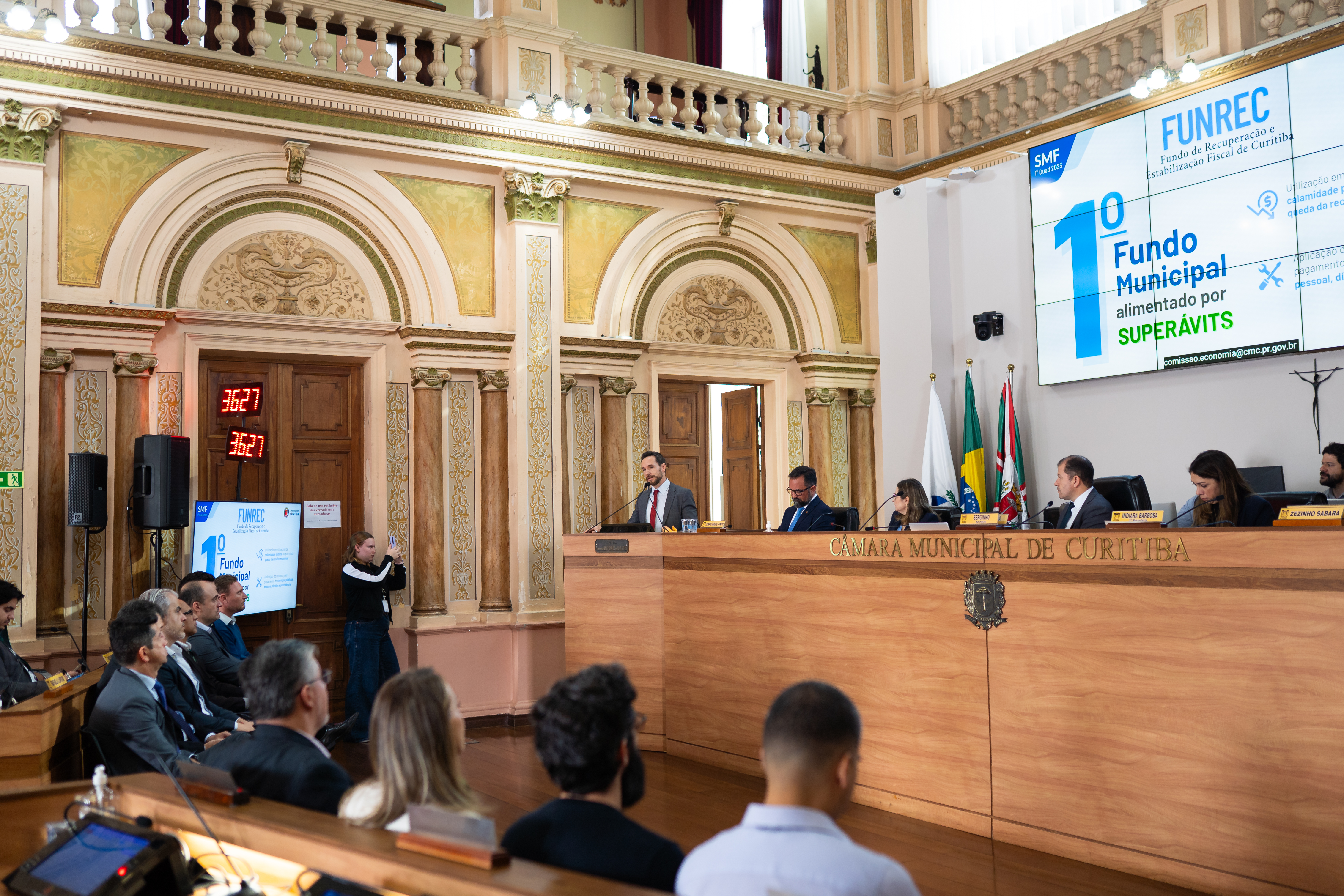 Puppi defende uso do superávit de fundos municipais para Piso da Enfermagem