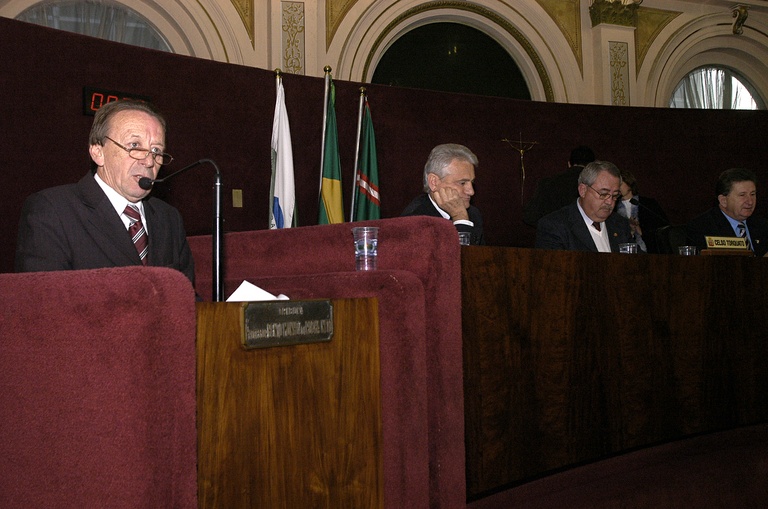 Placas apontarão pontos críticos de acidentes 