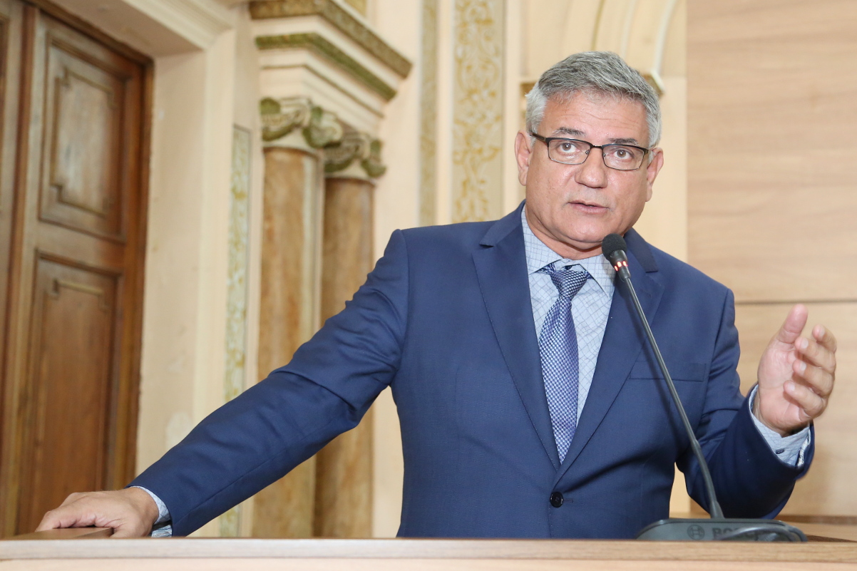 Placas de rua em Curitiba terão biografias de quem homenageiam