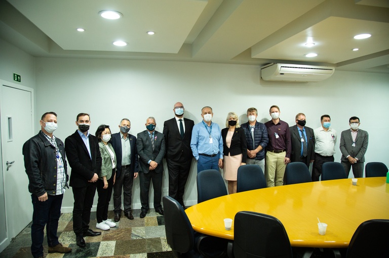 Planejando emendas à LOA 2022, vereadores visitam Hospital Erasto Gaertner