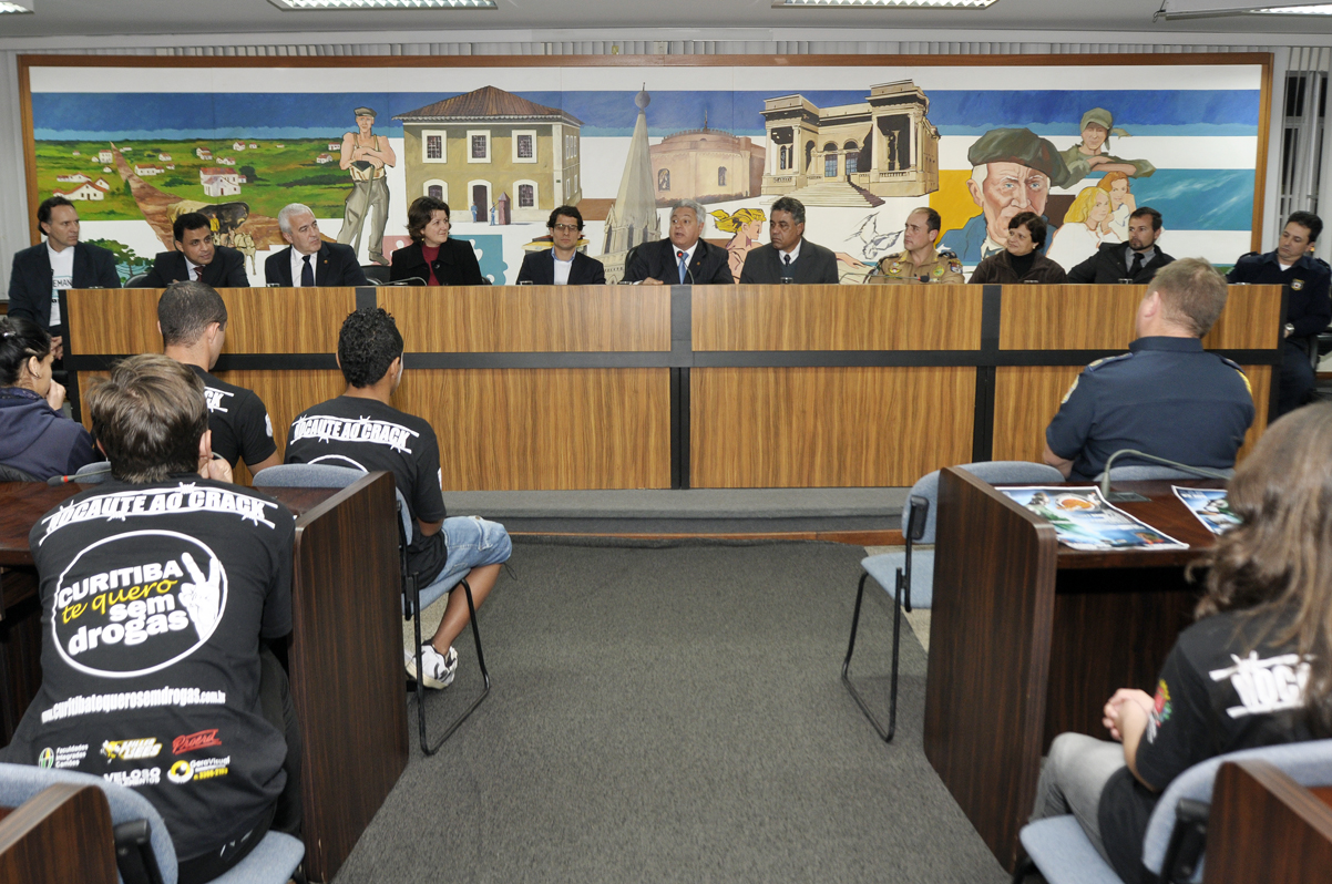 Plano de Enfrentamento às Drogas é apresentado na Câmara 