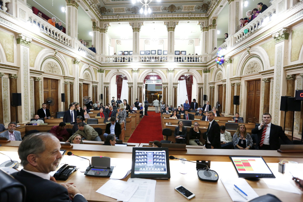 Plano Municipal de Educação fica sem diversidade e gênero