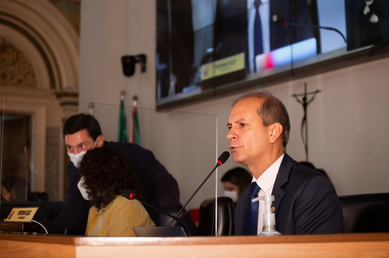 Plebiscito sobre cartão-transporte poderia ser feito em 2022, diz vereador