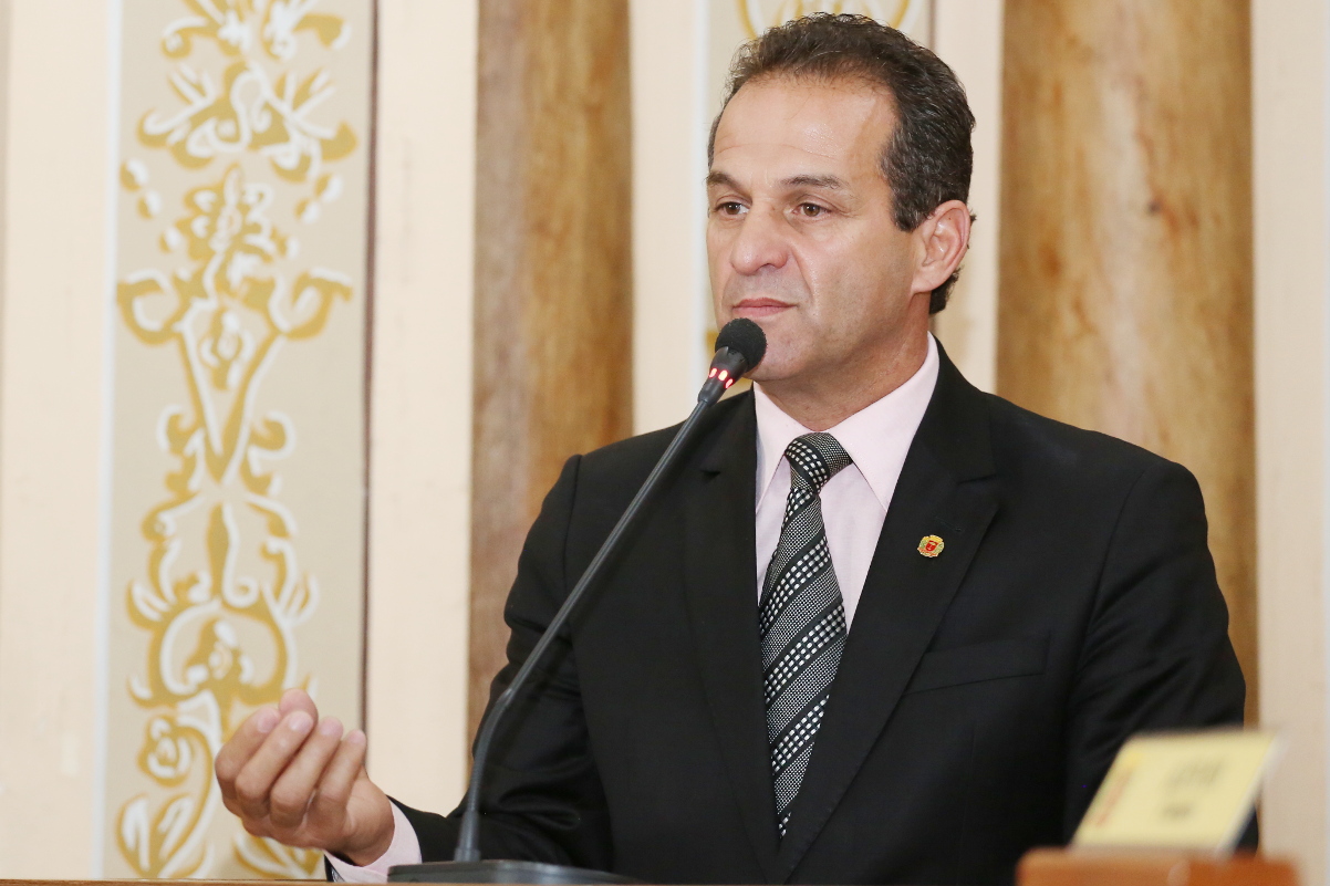 Plenário acata urgência à mudança no Programa de Acolhimento Familiar 