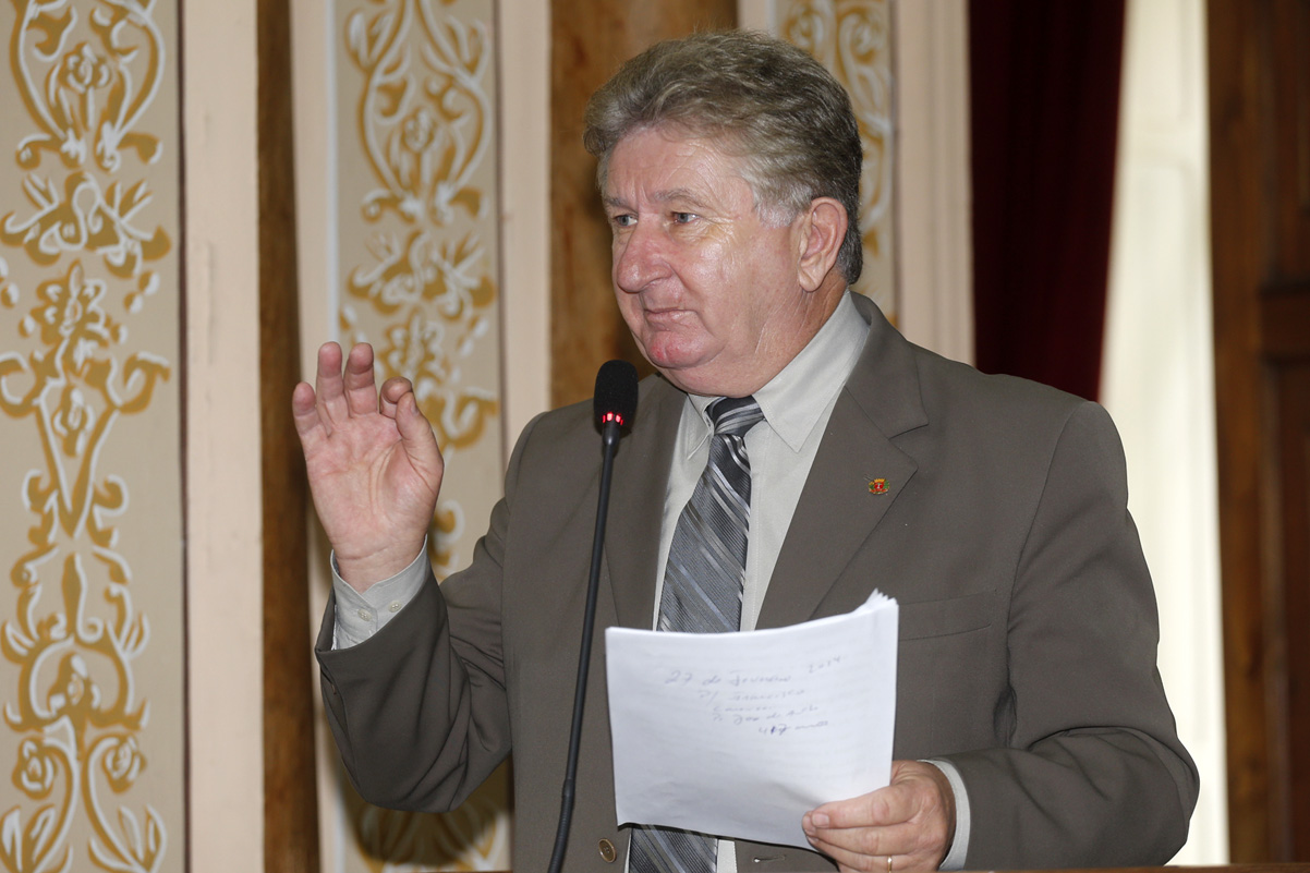 Plenário acata uso de materiais alternativos para tampar bueiros