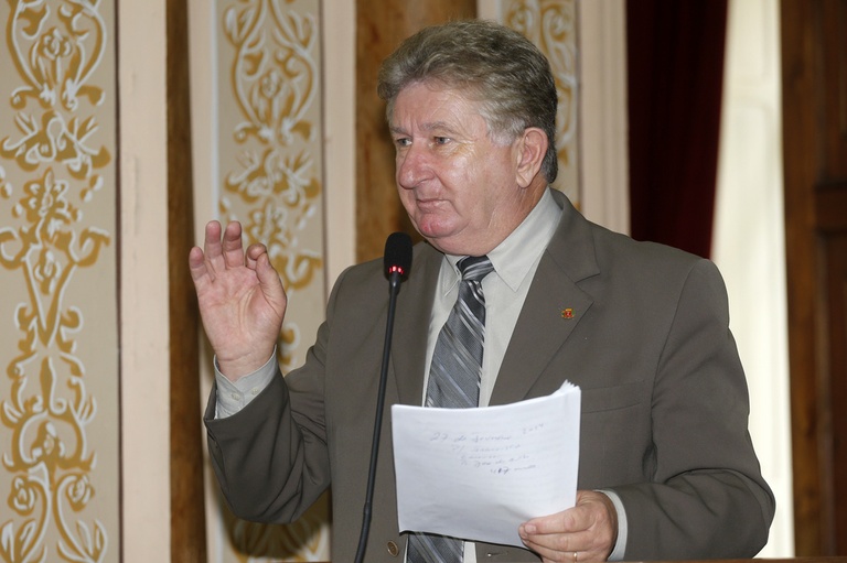 Plenário acata uso de materiais alternativos para tampar bueiros