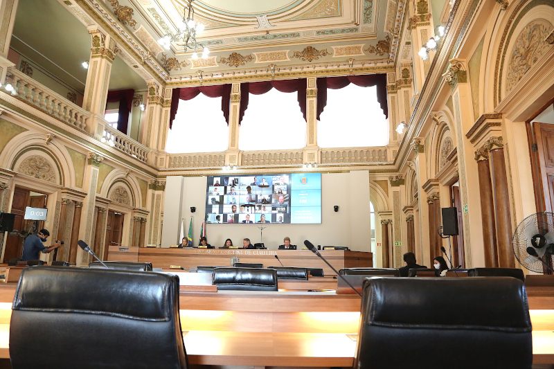 Plenário adia votação do Fundo Anticrise de Curitiba por 30 sessões