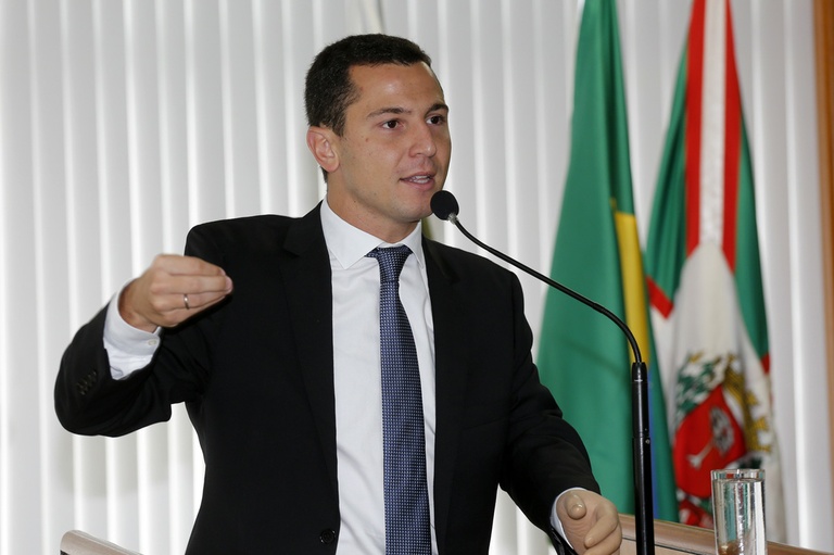 Plenário aprova banco de oferta e demanda para voluntários