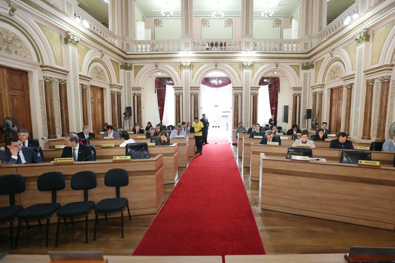 Plenário aprova cidadania honorária e denominação de logradouro