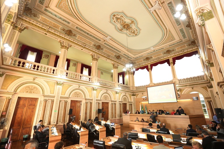 Plenário aprova mudança em  concessão de passarela de shopping