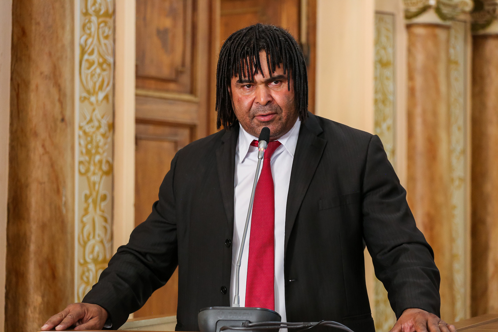 Plenário aprova sugestões de trânsito, ônibus e cultivo de erva-mate