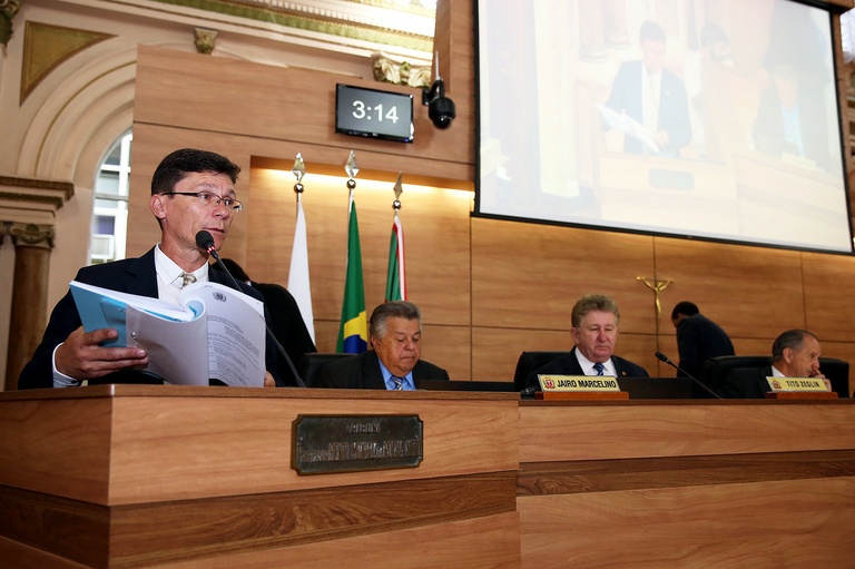 Plenário autoriza crédito para reforma de unidades de saúde