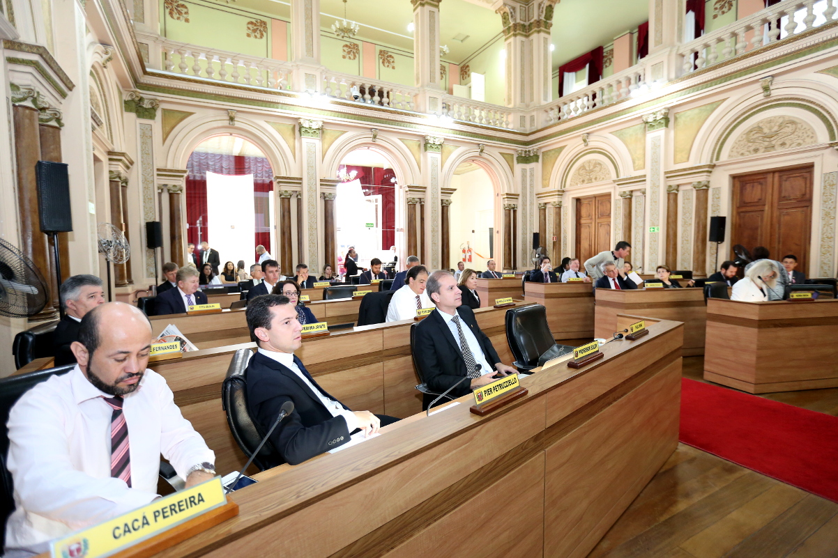 Plenário confirma empréstimo e reparcelamento com IPMC