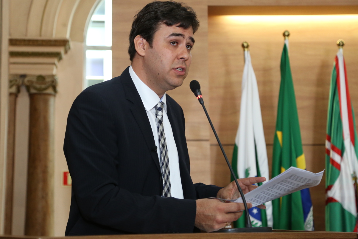 Plenário desarquiva projeto da infância sem pornografia