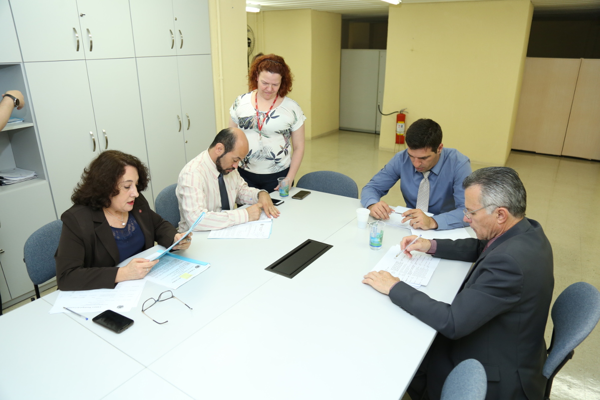 Plenário já pode votar isenção para baixa renda em concursos