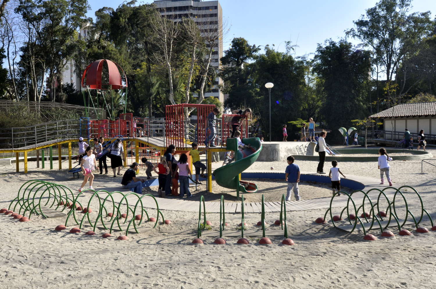 Plenário vota selo para instalações de uso infantil 