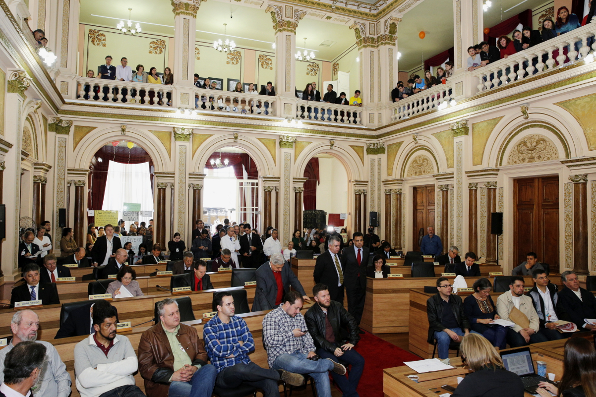PME: Mudanças também trataram de escolas especiais e imigrantes
