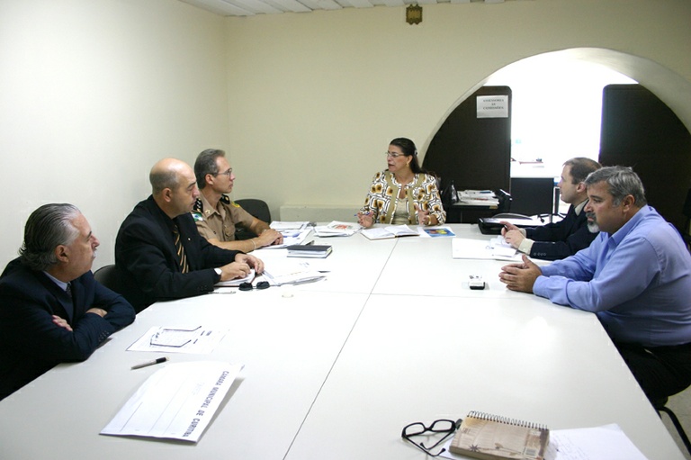 Polícia apóia o programa Conversando com Vizinhos 