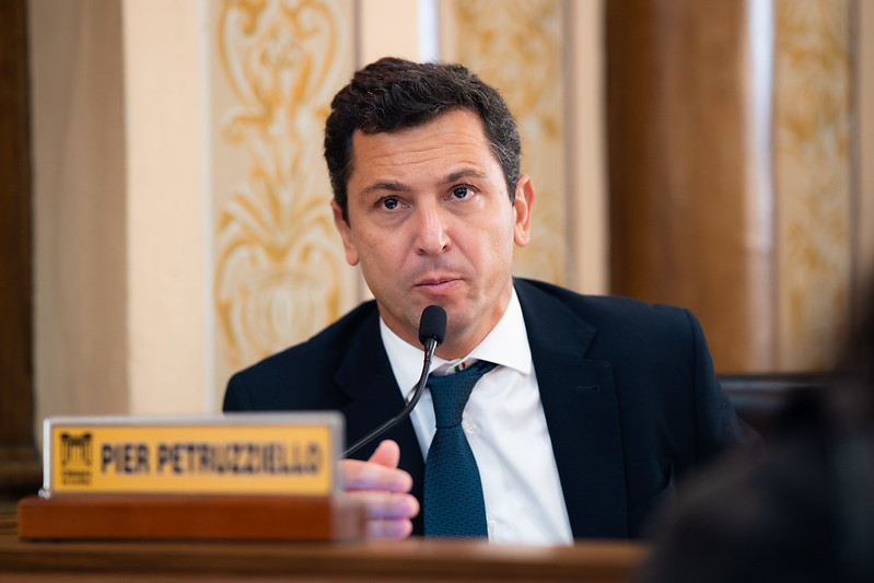 Política Municipal da Felicidade avança em 1º turno em Curitiba