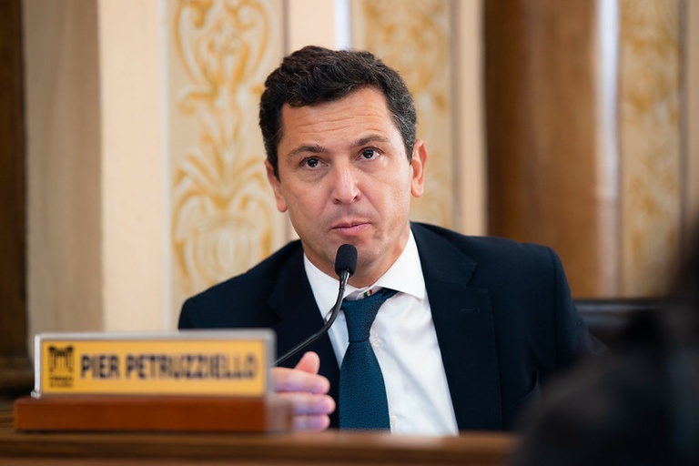 Política Municipal da Felicidade avança em 1º turno em Curitiba