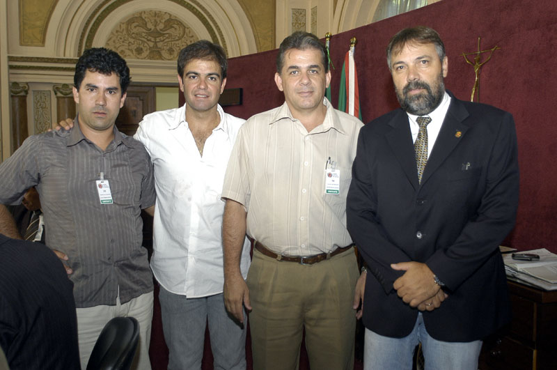 Políticos de Califórnia visitam a Câmara 