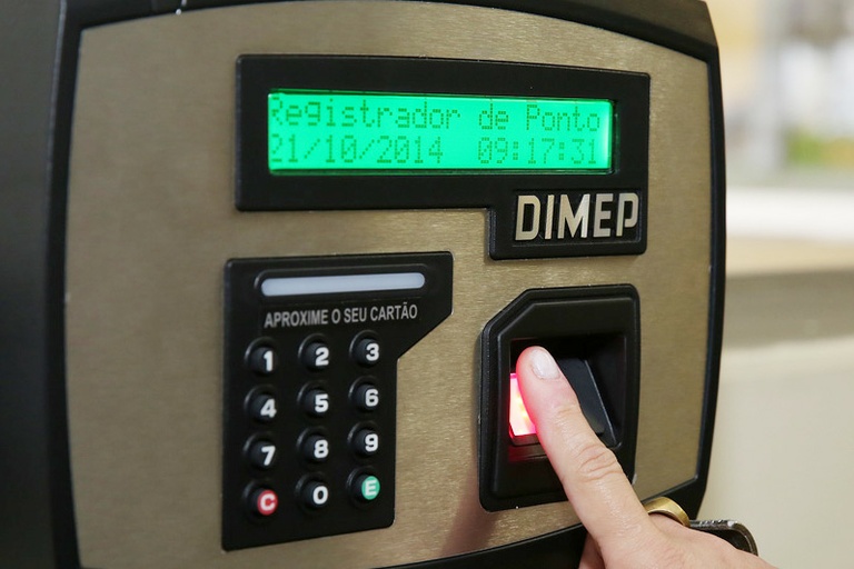 Ponto biométrico também será para efetivos em gabinetes 
