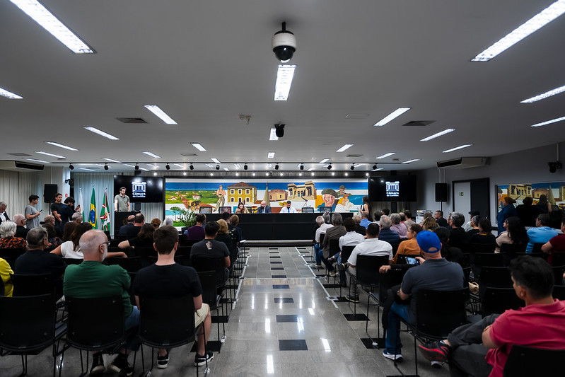 População pede remoção do Projeto Base em audiência na Câmara de Curitiba