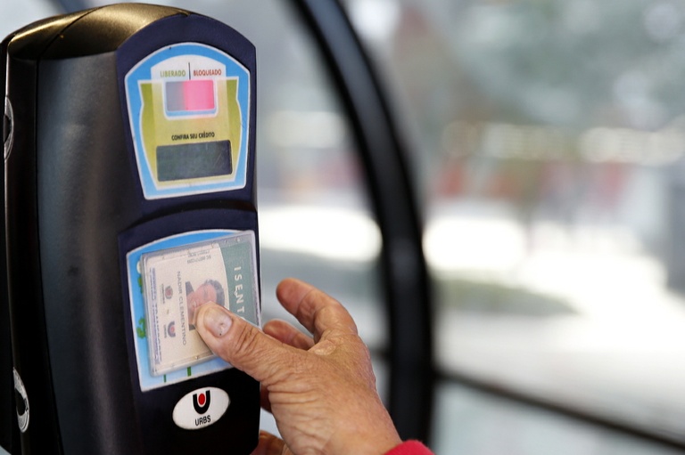 Por segurança, mulheres agredidas podem ganhar isenção nos ônibus