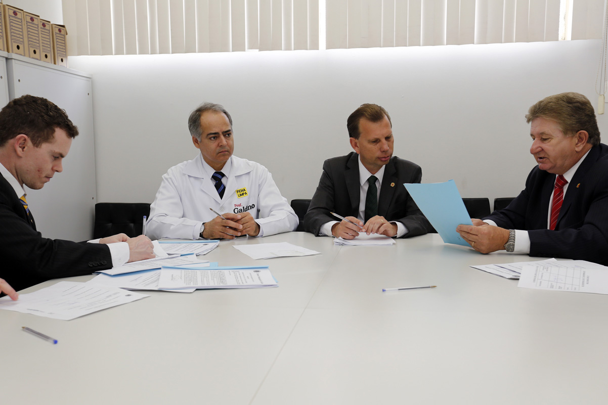 Porta eletrônica em casa noturna pode deixar de ser obrigatória 