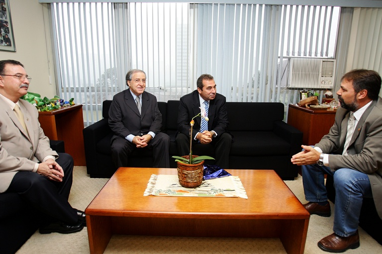 Portugueses agradecem apoio de vereadores 