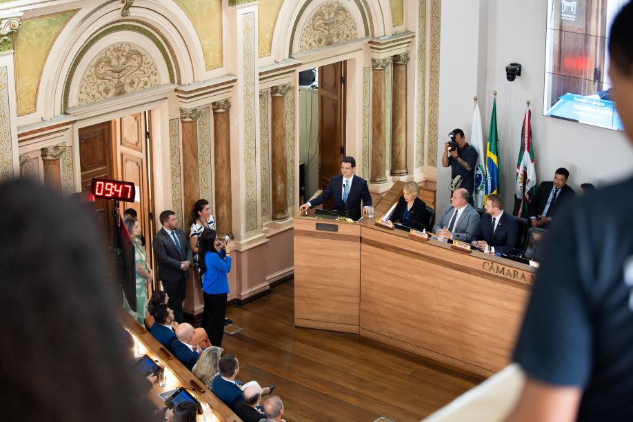 Prefeito Eduardo Pimentel anuncia vale-creche para crianças de Curitiba