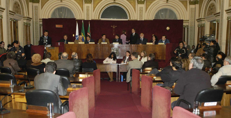 Prefeito presta contas no retorno das sessões plenárias 