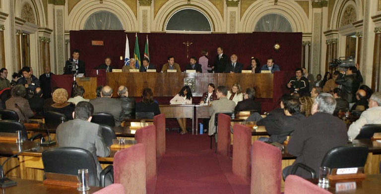 Prefeito presta contas no retorno das sessões plenárias 