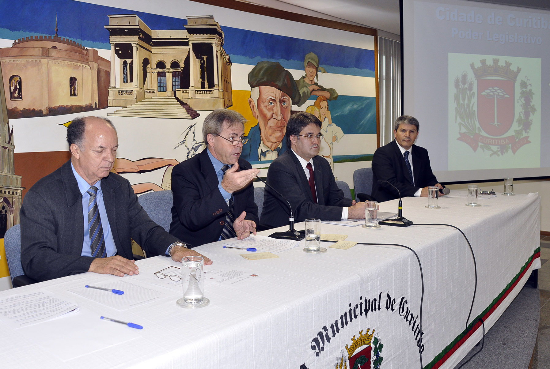 Prefeitura apresenta contas na Câmara 