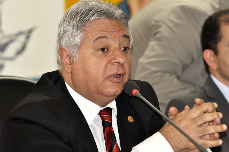 Prefeitura devolve solicitações antigas de vereadores para reavaliação 