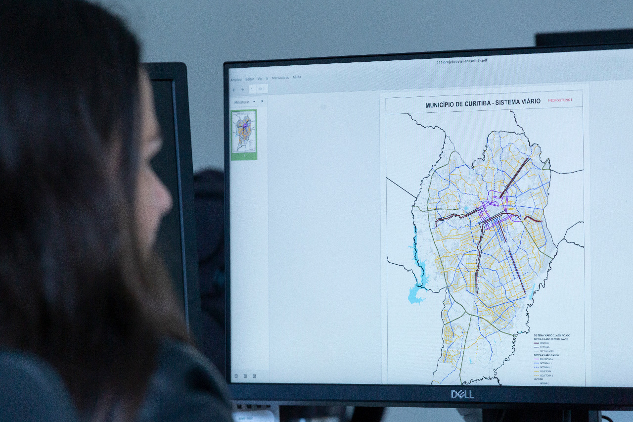 Prefeitura pede autorização da CMC para reclassificar 48 vias de Curitiba