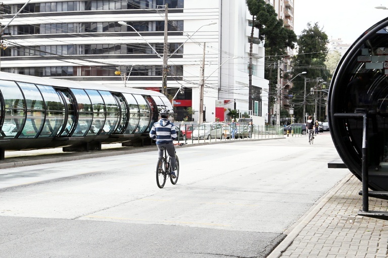 Prefeitura pode ser obrigada a integrar bicicletas e ônibus em Curitiba