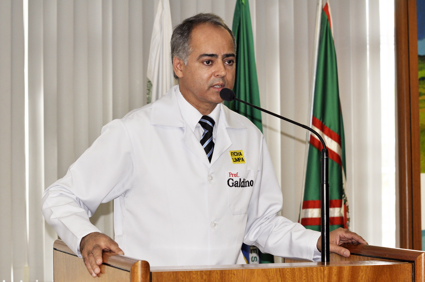 Prefeitura regulamenta lei após cobrança de vereador 