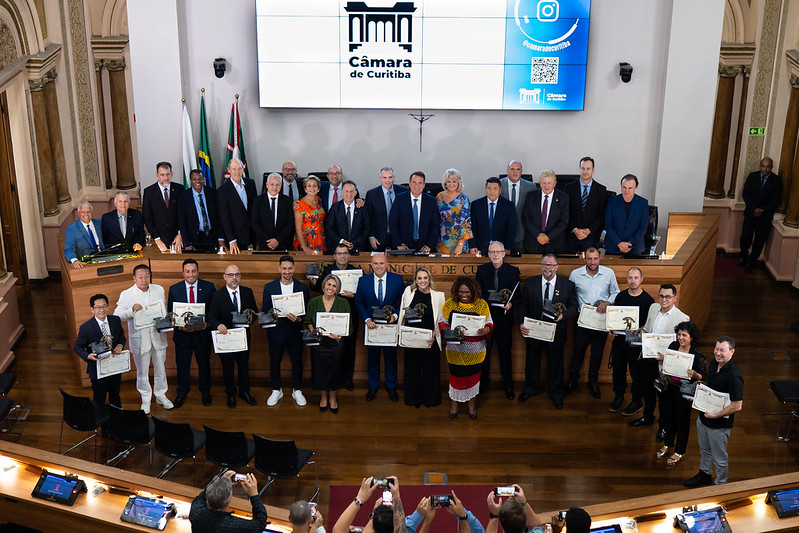 Prêmio Cidade de Curitiba é entregue em sessão solene