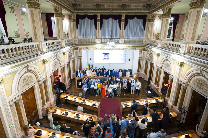 Prêmio Consagração Pública reúne 25 homenageadas na Câmara