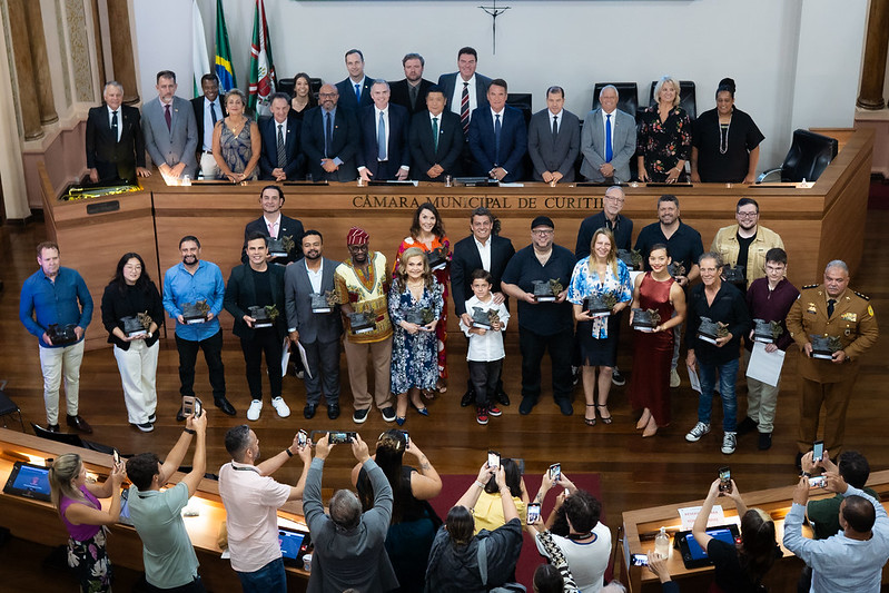 Prêmio Cultura e Divulgação 2025 é entregue pela Câmara de Curitiba 