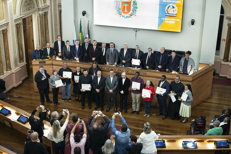 Prêmio Papa João Paulo II é entregue na Câmara Municipal de Curitiba