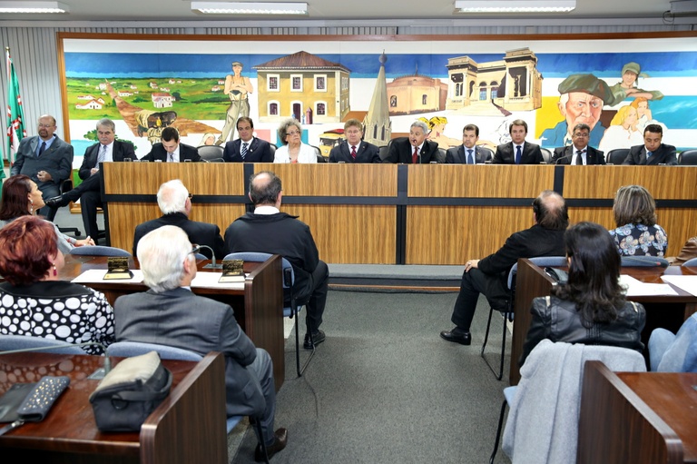 Prêmio Professor João Crisóstomo Arns é entregue na CMC   