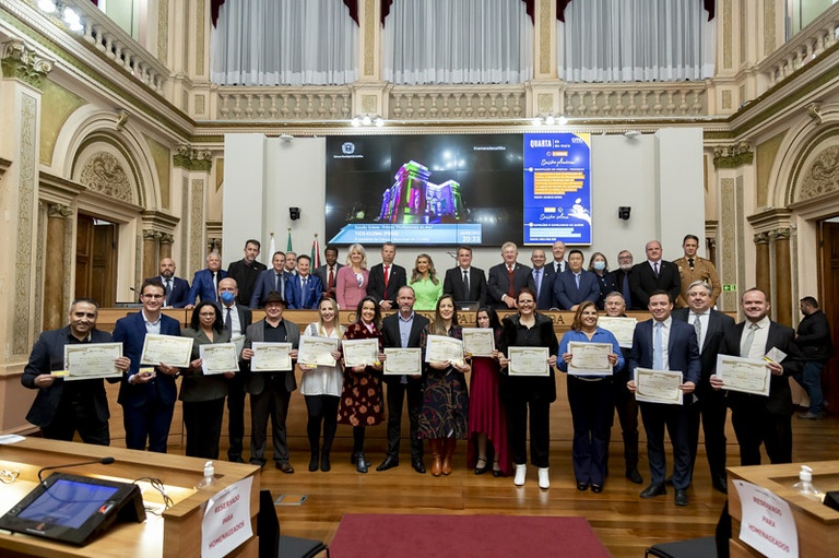 Prêmio Profissional do Ano 2022 é entregue na Câmara