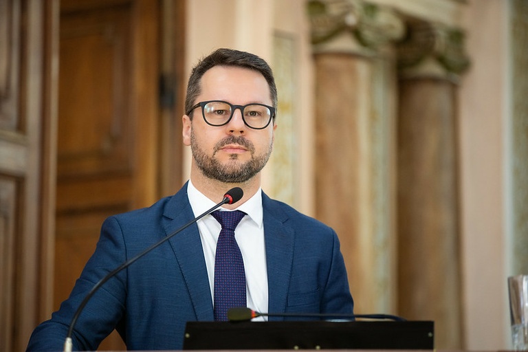 Presidente da Câmara assume a Prefeitura de Curitiba após 9 anos