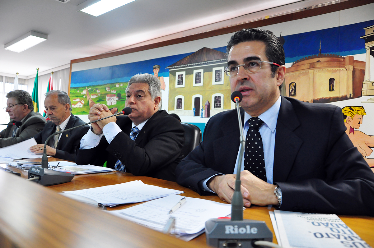 Presidente da Urbs pede cuidado no debate da tarifa 